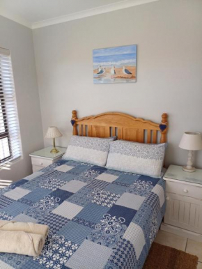 Hartenbos - Bayview 230m from beach